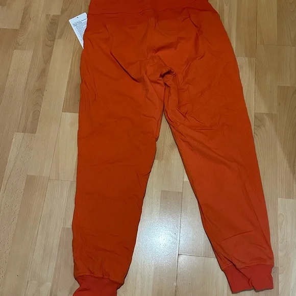 Brand New Lululemon Dance Studio Mid-Rise Jogger - Picture 6 of 8